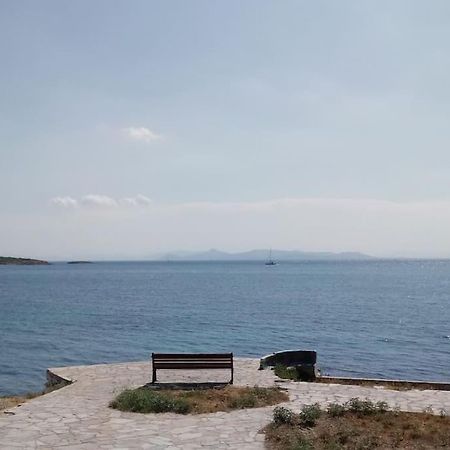 Lovely 1-Bedroom 2 Minutes From Beach Athena Bagian luar foto